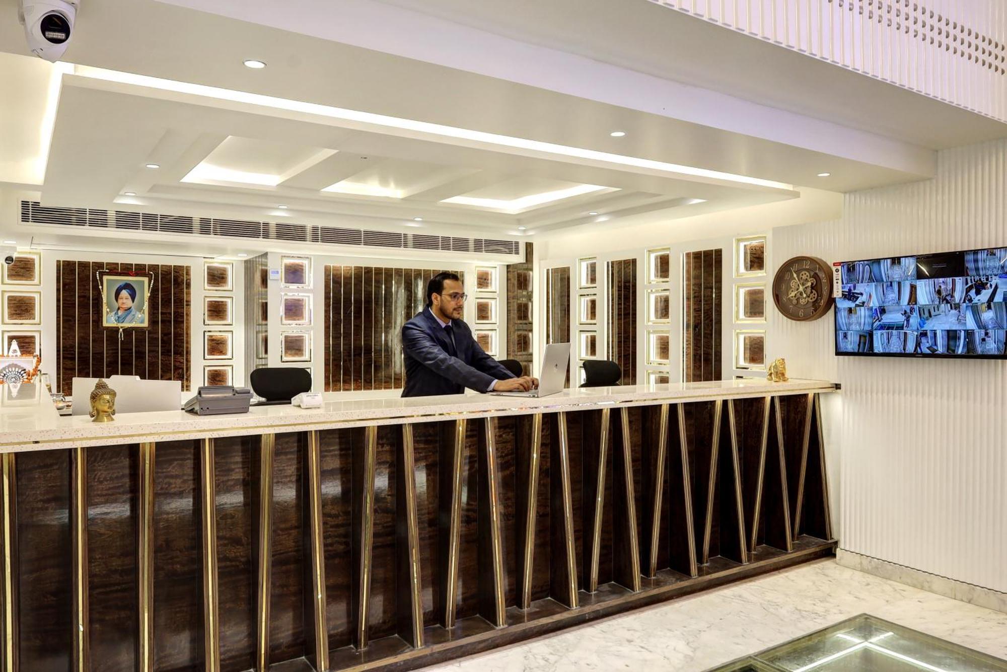 Hotel Namaste Hindustan Just A Minute Away From New Delhi Railway Station And Connaught Place Екстериор снимка